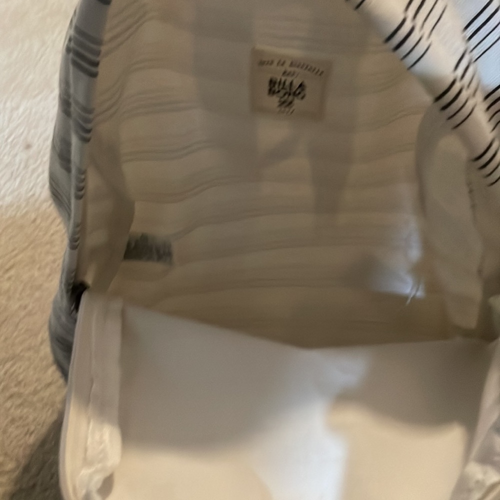 Billabong bag nwt - Picture 2 of 4